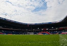 卡昂客场取胜，法甲赛场稳步前行的简单介绍