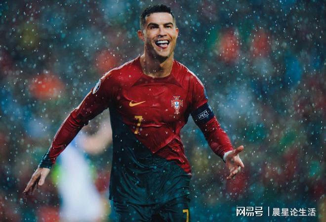 C罗迎来十赛季高光表现，SKT球迷沸腾！