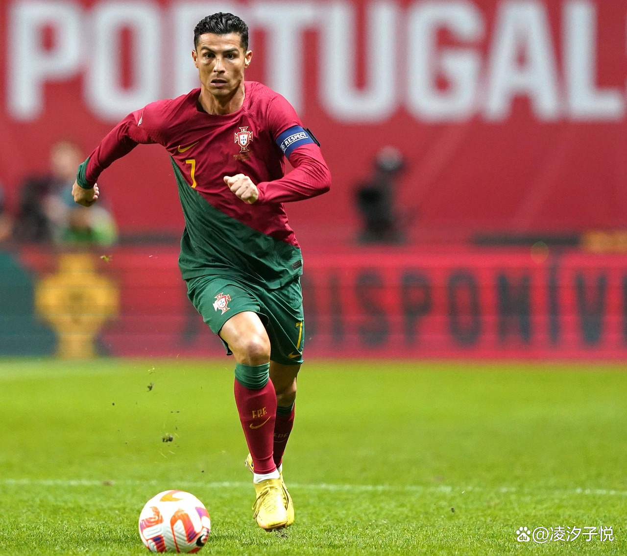 F1车队一次失误导致丢分，C罗主帅愤怒砸战术本！