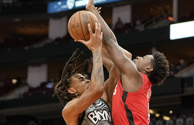  Uzi爆冷击败美国队，出色防守引爆全场！